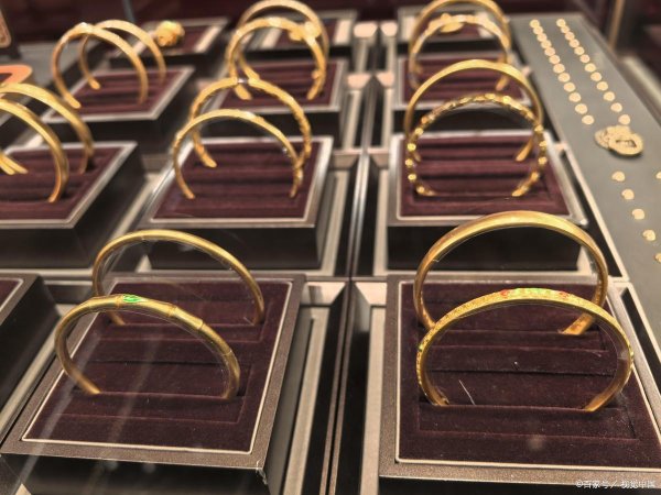 实盘配资网网站下载版 黄金降价了，现在入手合适吗？